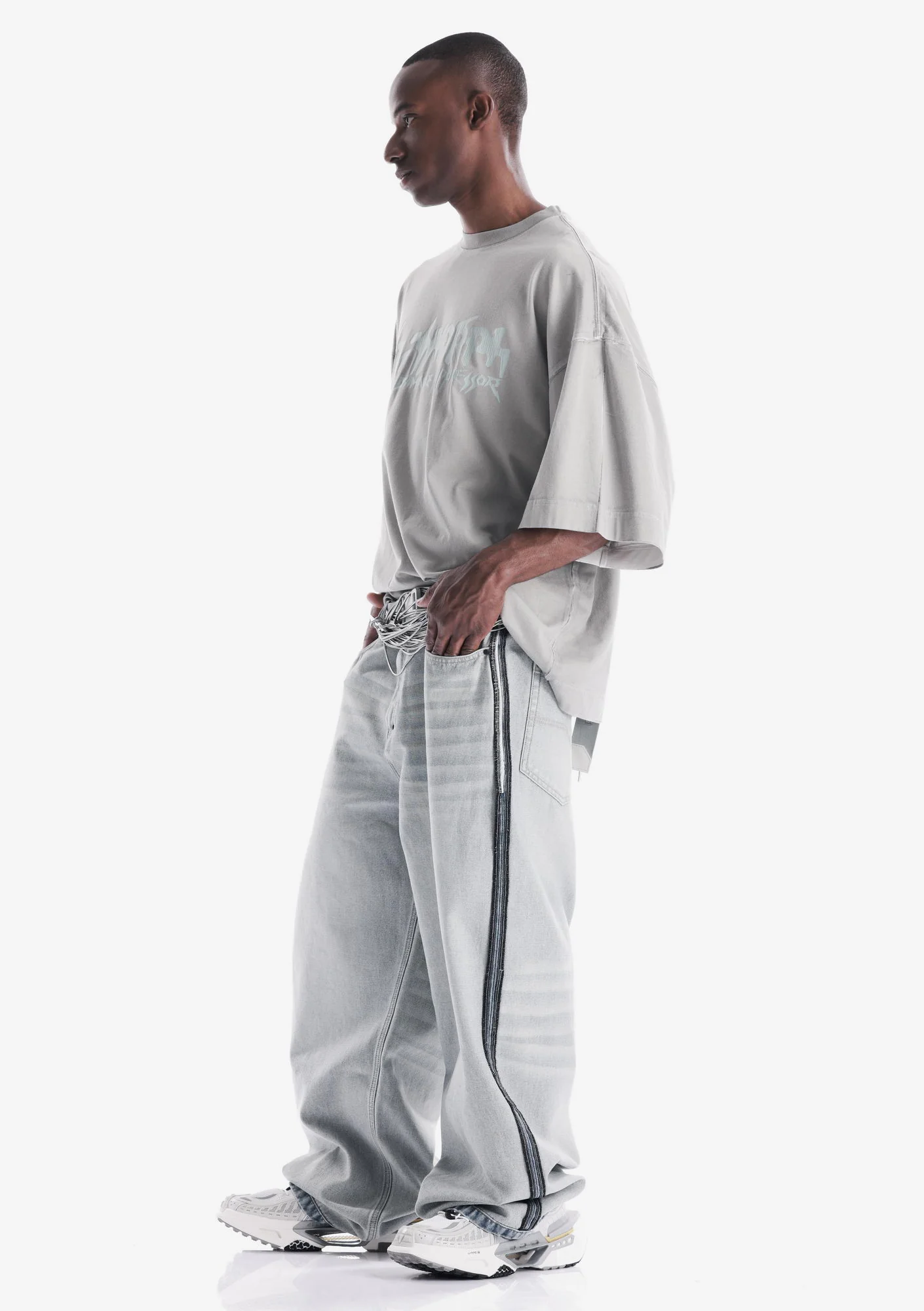 Basic Logo Loose Fit  T-Shirt Tm142 - Image 4