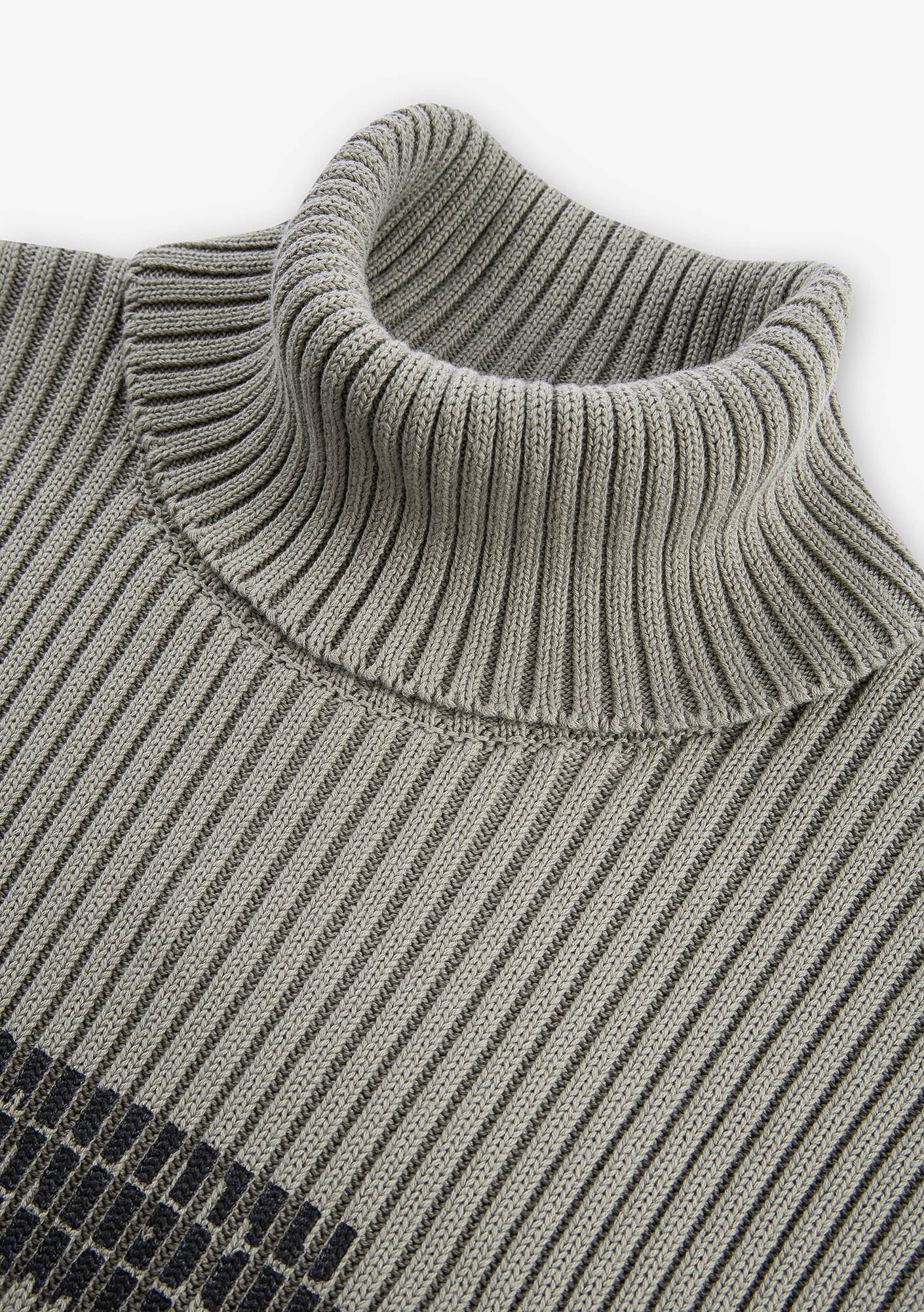 JAXA Cotton Rib Turtleneck Su41 - Image 15