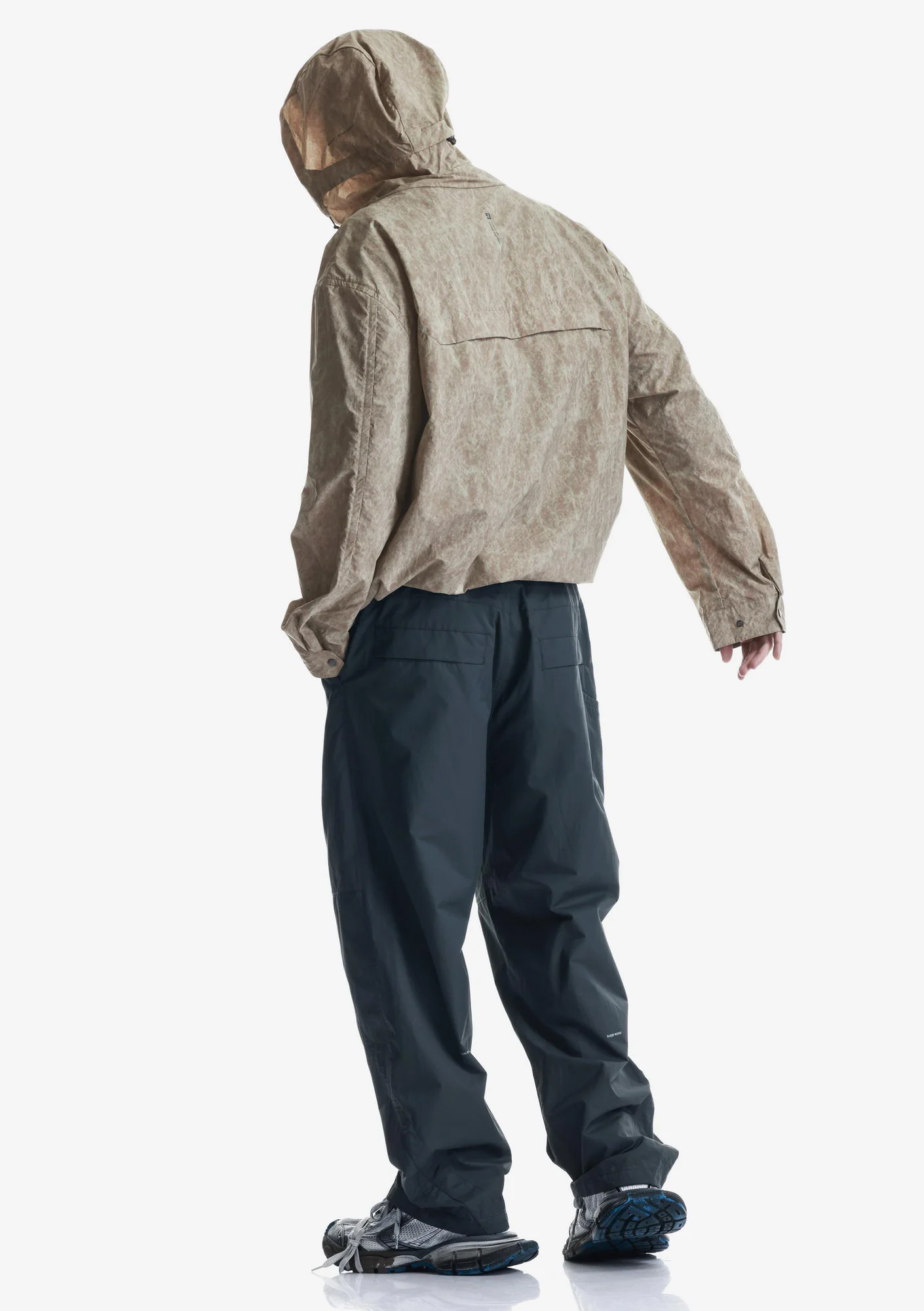 AERON Lightweight Anorak Nu82 - Image 49